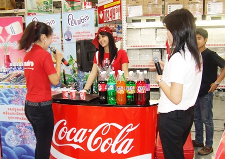 Well-known brands re-introduce their products straight from the production factory.